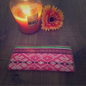 South Moon under Wallet